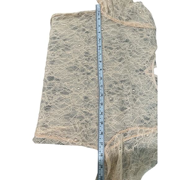 LOVE CULTURE short-sleeved, lace top. Size L - Picture 5 of 6